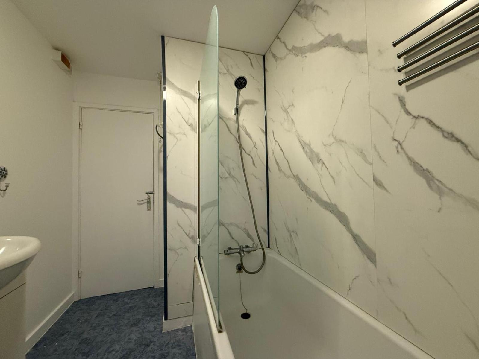 Appartamento 3bed Only 3 Stops To Centre Londra