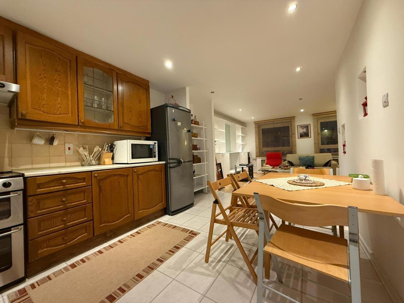 3bed Only 3 Stops To Centre Appartamento *