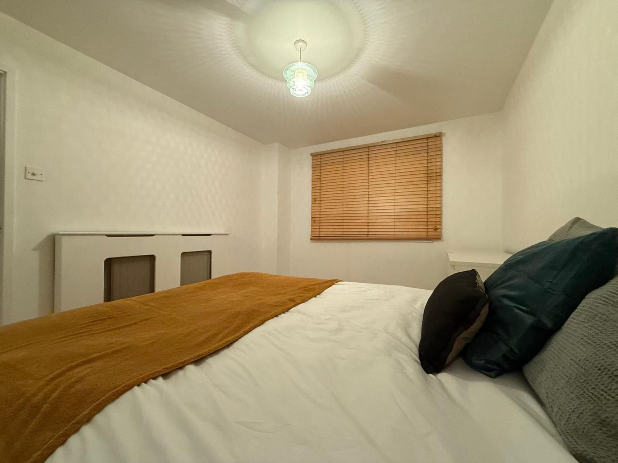 3bed Only 3 Stops To Centre