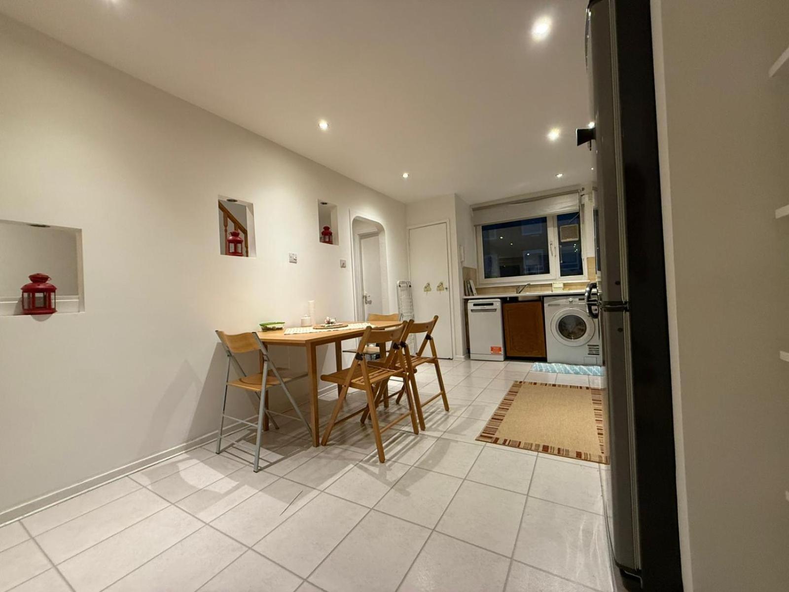 Appartamento 3bed Only 3 Stops To Centre